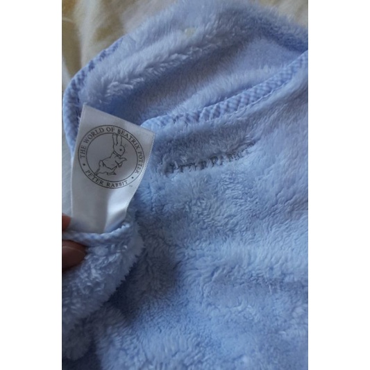 🐳奇哥🐳 彼得兔 藍色嬰兒小毯子 全新未用出清 久放有黃色污漬 尺寸約68＊69公分