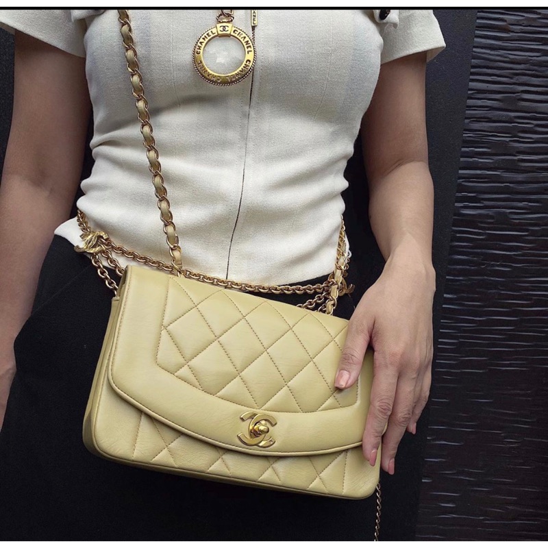 售出欣賞 Chanel Vintage 奶茶色小款黛妃包22公分 蝦皮購物