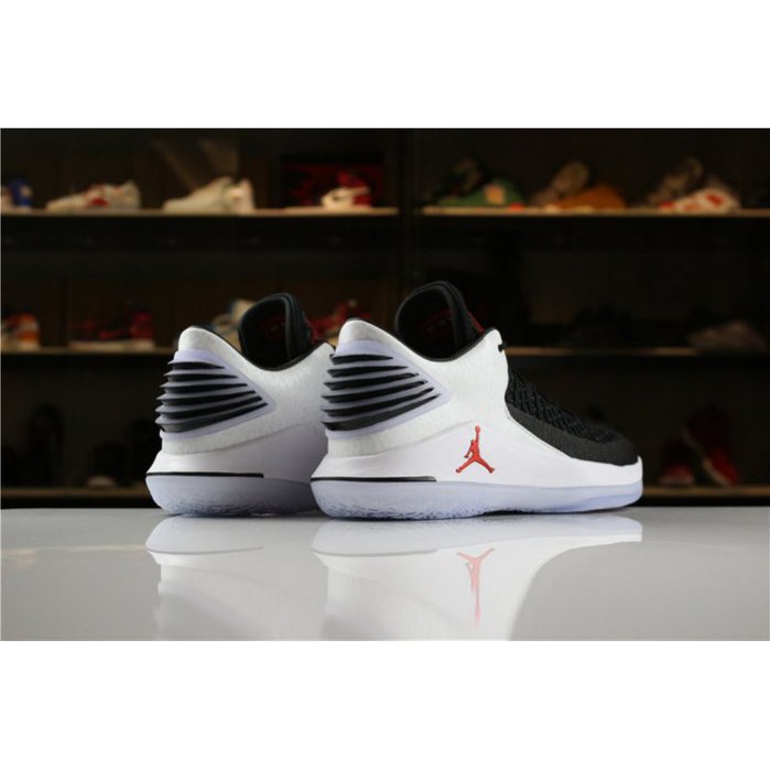air jordan 32 low free throw line
