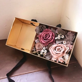 Floraflower粉色永生花禮盒（不含巧克力）