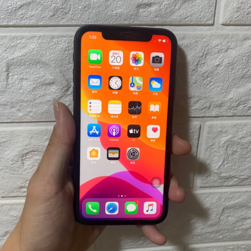 iPhone 11 64G 黑色 高雄面交19000 可貼換