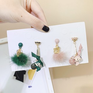 現貨♥韓國東大門--質感風俏皮猴子皇冠水貂毛不對稱耳環耳針