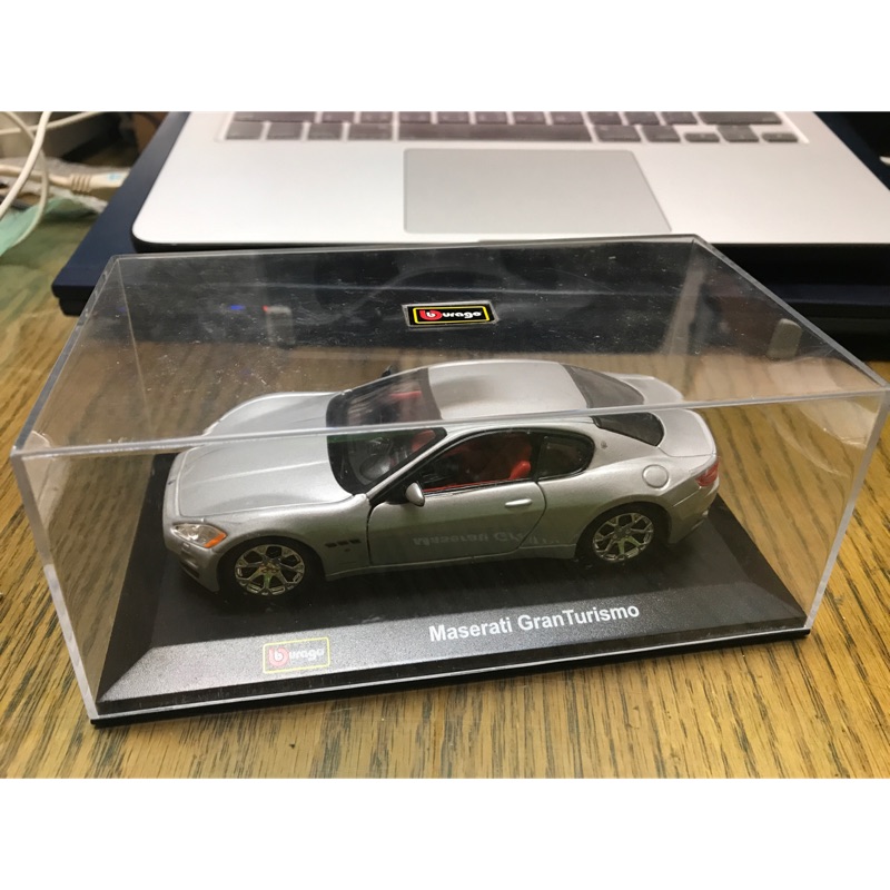 《憤怒鳥》Bburago Maserati GranTurismo 瑪莎拉蒂 1/32