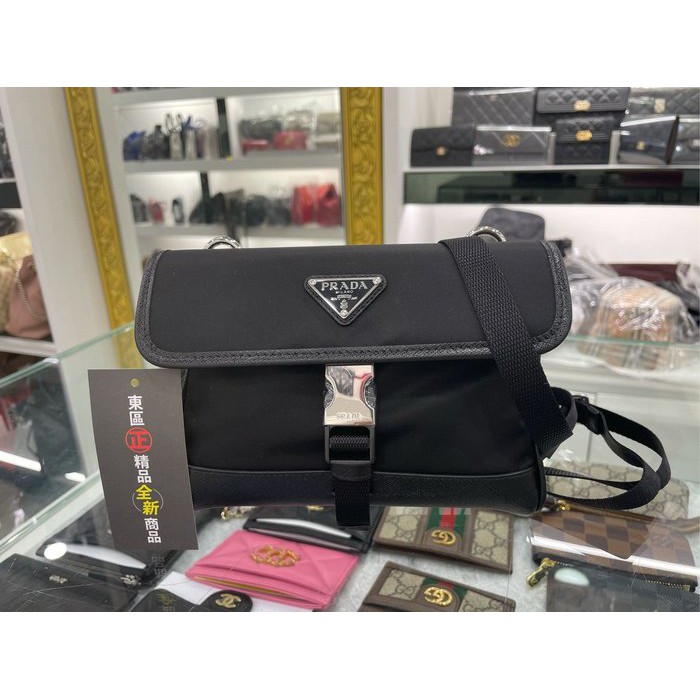 東區正精品㊣PRADA 2ZH108 PRADA 全新黑色尼龍銀三角牌釦式迷你翻蓋小手機包肩背包斜背包 RZ4655