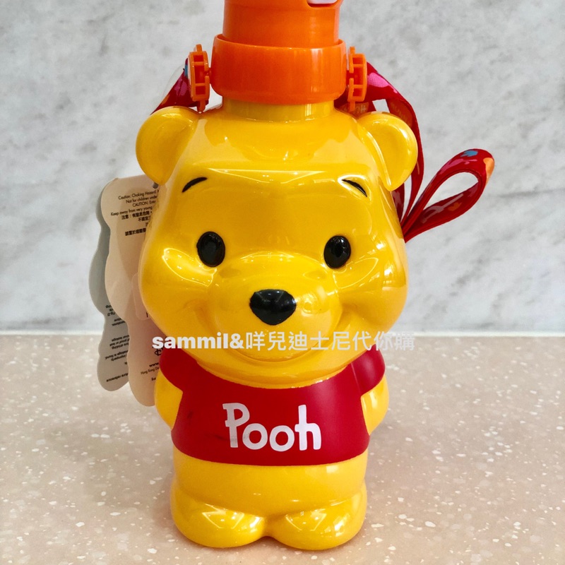 Sammi香港迪士尼代購—小熊 維尼 Winnie the Pooh 人物造型 背帶吸管水壺