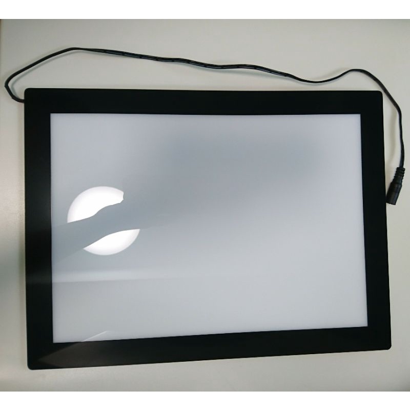 誠易科技 0.8cm 超薄 A4-USB LED描圖板 透寫板 透寫台 發光板 均光板 超高亮調光型 台灣生產製造 二手