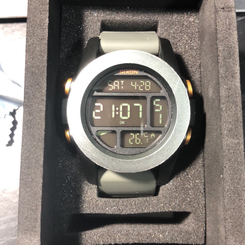 Nixon unit 運動手錶