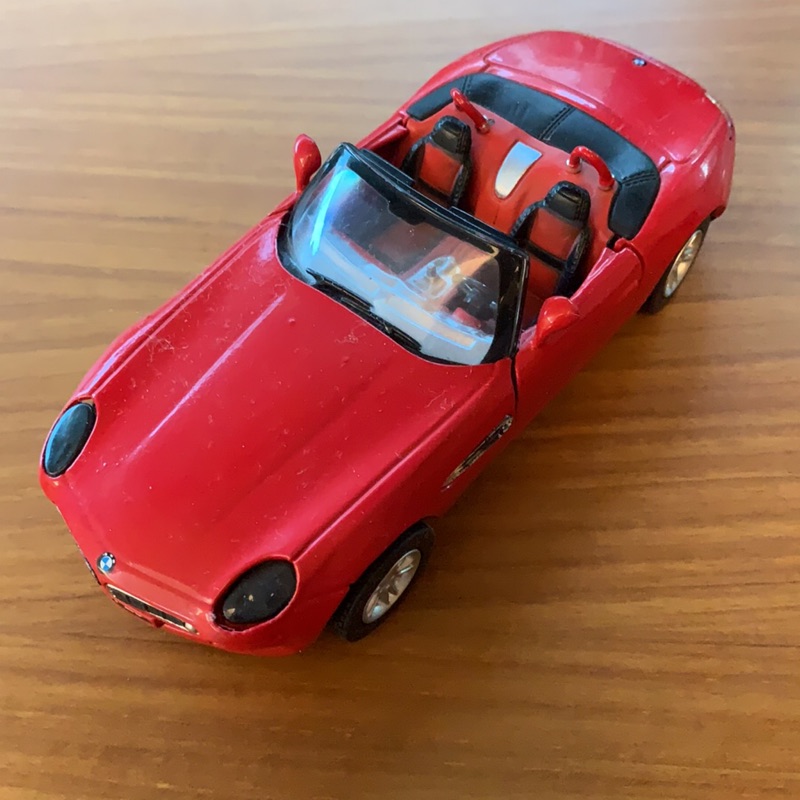 BMW Z8 彈力迴旋車