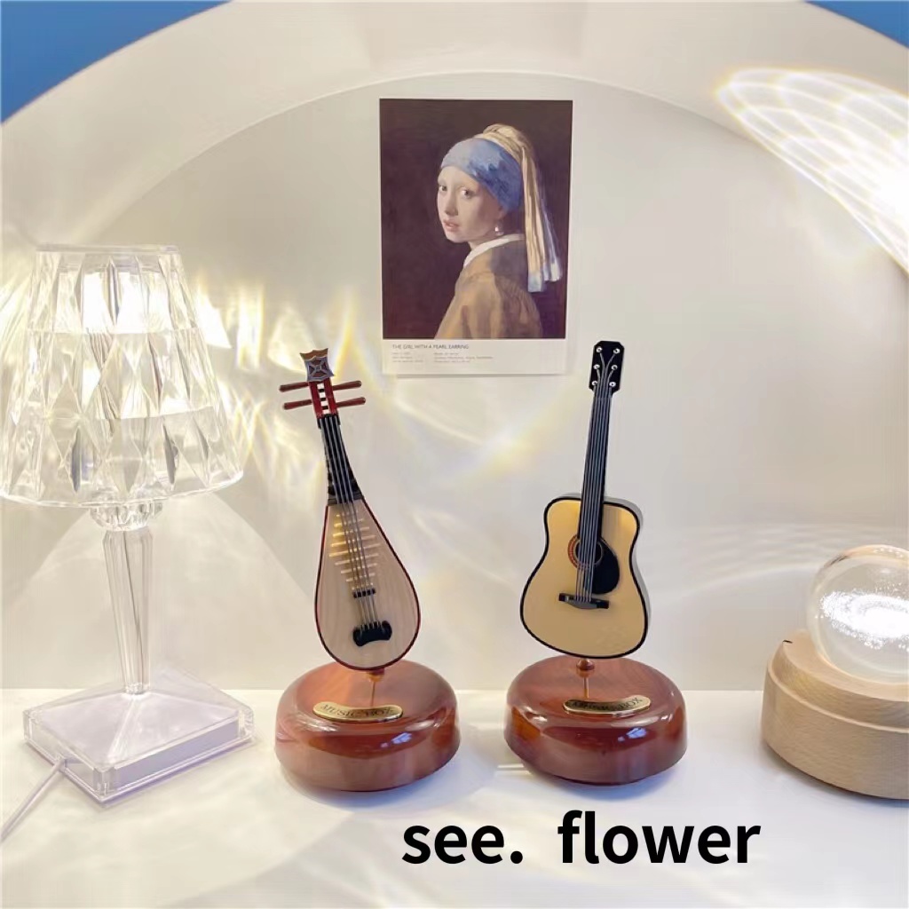 【SEE✿ FLOWER】古典管絃樂器吉他大提琴小號留聲機音樂盒房間擺件八音盒家居裝飾氣質感小提琴模型創意擺件旋轉八音盒