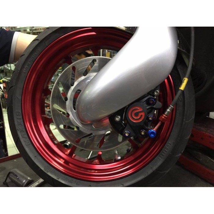 惡搞手工廠 Gogoro 升級剎車 Brembo 大螃蟹 對二 卡鉗座