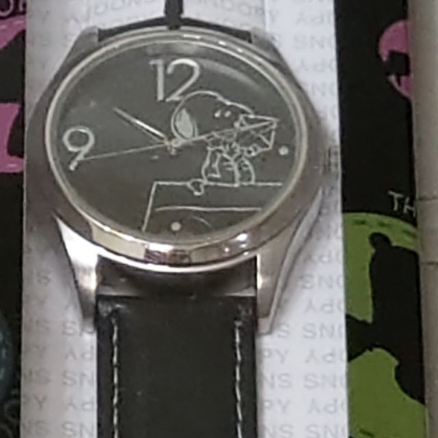 全新精品~SNOOPY~史努比~可愛單品~送禮自用皆宜~不銹鋼 黑色 皮革 手錶-A款~只有一只~百元起標喔~^^