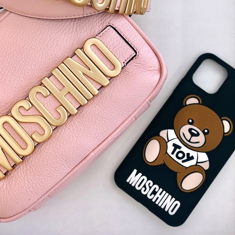 MOSCHINO - 【希少品♡VIPイベント】モスキーノ H&amp;M iPhone テディベア カバー テディベア モスキーノ iPhone15 Pro Maxケース かわいい
