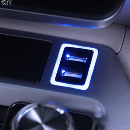 適用於豐田 TOYOTA 藍光 雙孔USB QC3.0 快充 ALTIS WISH RAV4 CAMRY VIOS