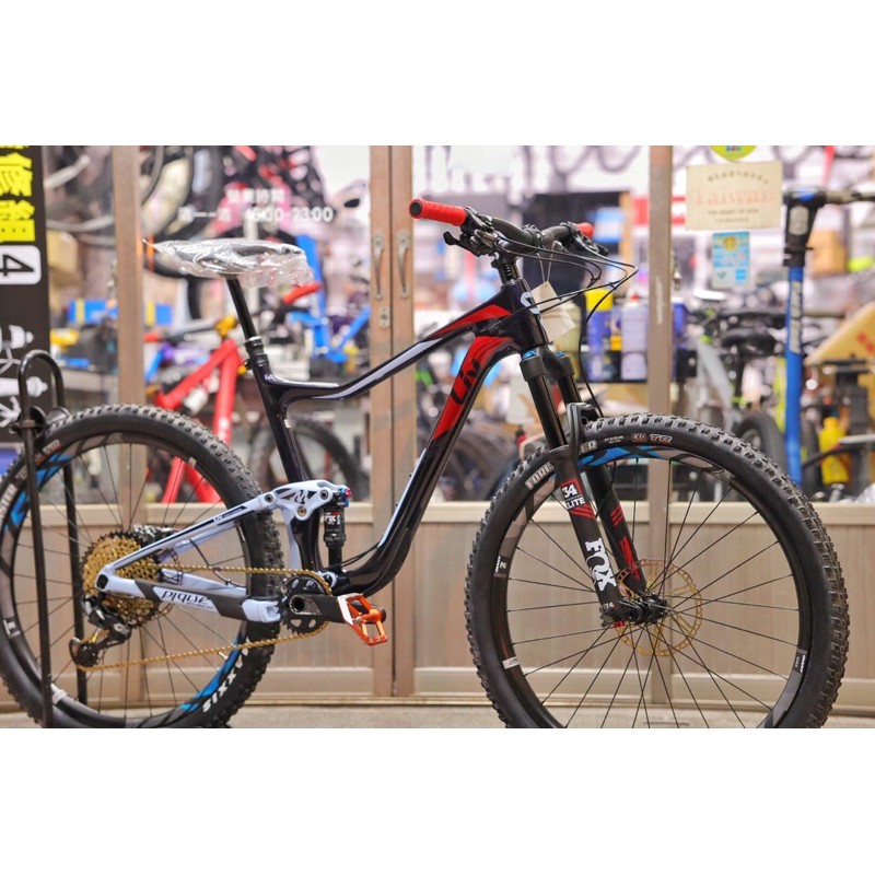 2018 GIANT LIV PIQUE ADVANCED（L號）