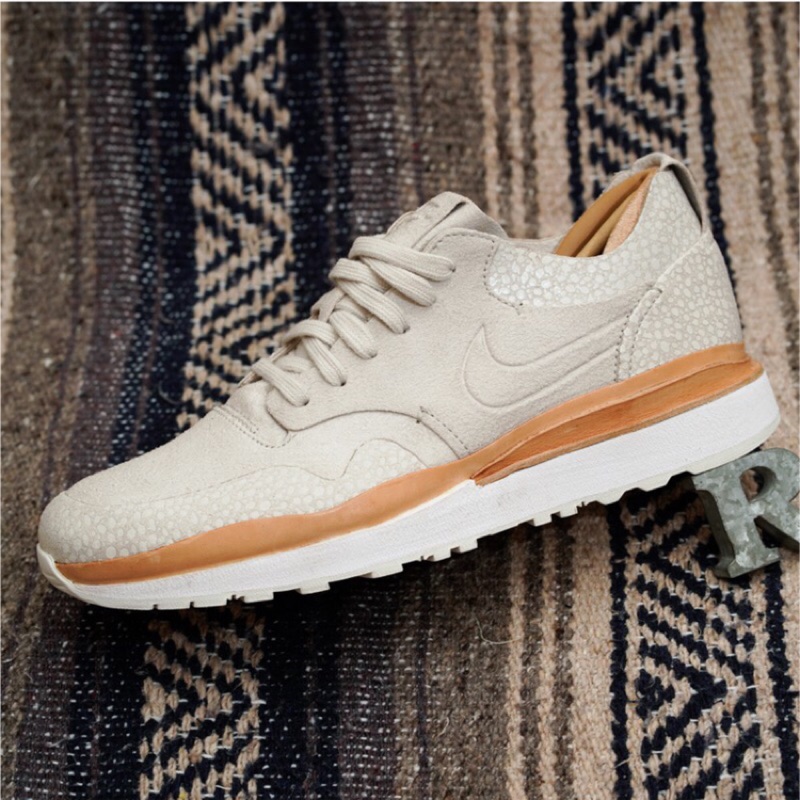 nikelab air safari royal