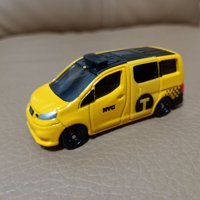 Tomica Nissan nv2000 計程車 合金車