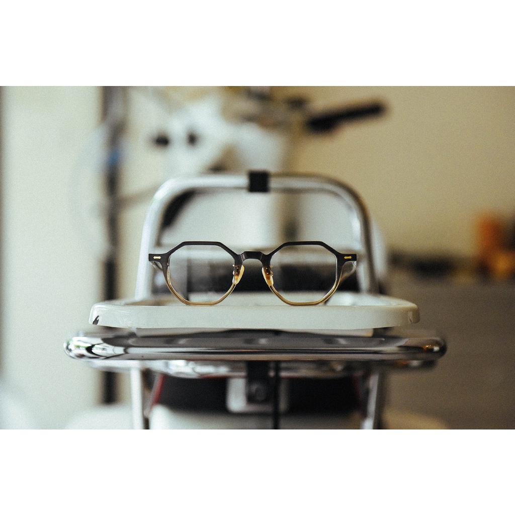 CLASSICO C29 C3 鏡框顏色：漸層灰 眼鏡屋 鈦金屬 復古框 純鈦 文青 膠框 手工眼鏡 金屬眼鏡 手造眼鏡