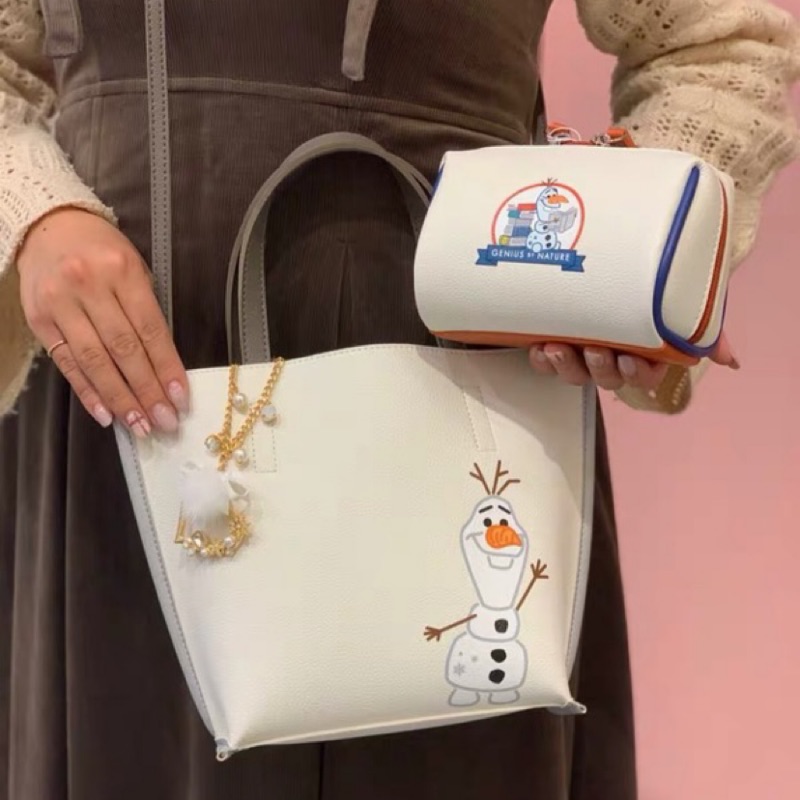 日本販售 COLORS&amp;chouette迪士尼聯名款 冰雪奇緣 雪寶 斜背包 手提包 化妝包