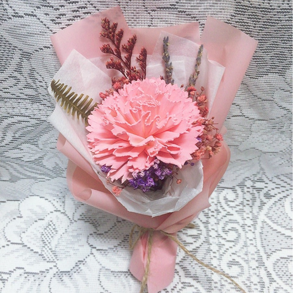 A E 乾燥花 乾燥花束 康乃馨花束 小花束 桌上花束 索拉花 母親節禮物 送禮 蝦皮購物