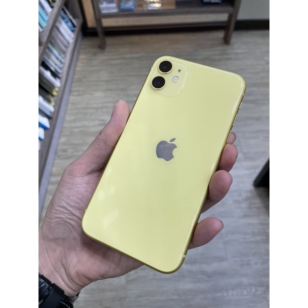 iPhone 11黃色 64G 機身沒什麼傷有盒子