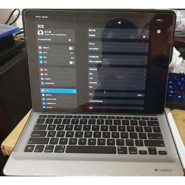降價再降價 可議 ipad pro 12.9 二代 附羅技專用鍵盤 銀色 筆電