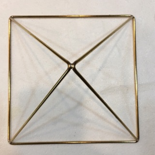 琉璃光 金字塔 中 底座 18×18x17.5cm(大約) 臺中人本森機
