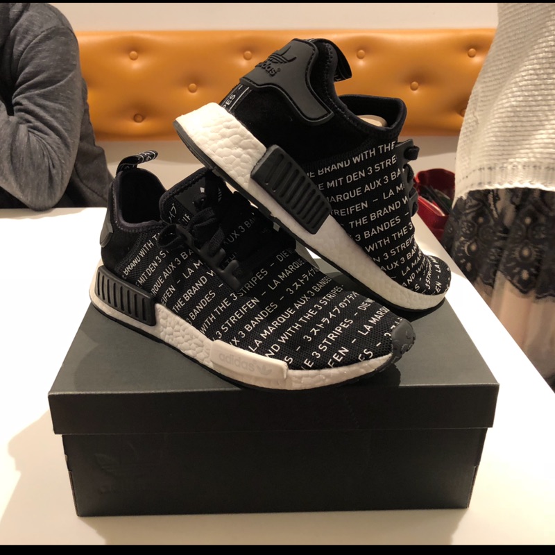 adidas NMD R1 日文滿版