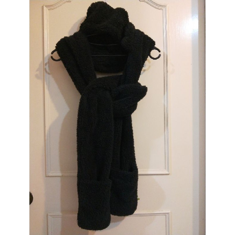 全新 冬天必備 保暖日系 羊羔圍脖 毛絨帽子手套圍巾一體成型（黑色）