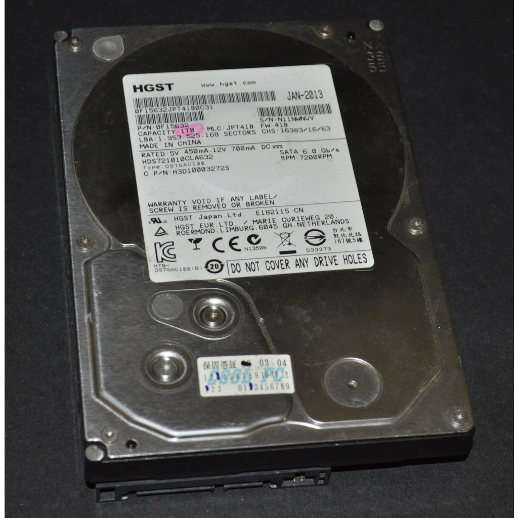 HGST 1T 3.5吋硬碟 可進入作業系統 使用時數25295小時 平均讀速129M/s 無壞軌 無異音 黃色警告