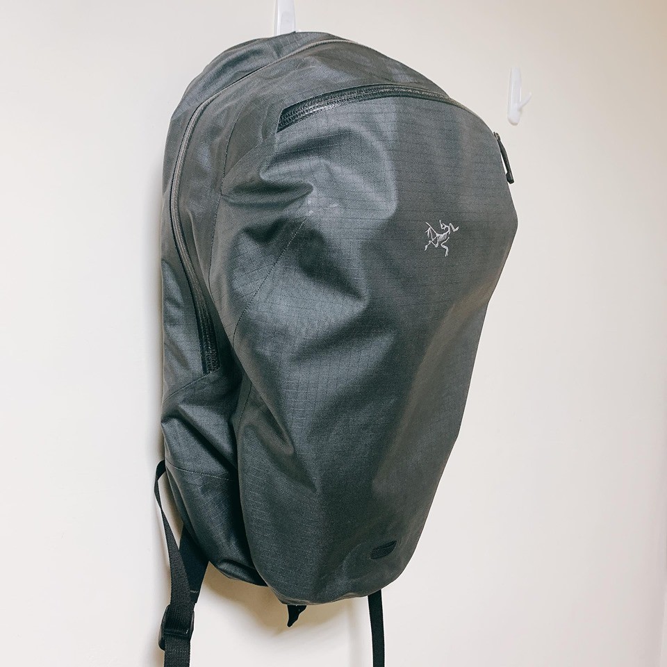 Arcteryx 始祖鳥Granville 16L 多功能拉鍊型 後背包(機長灰)