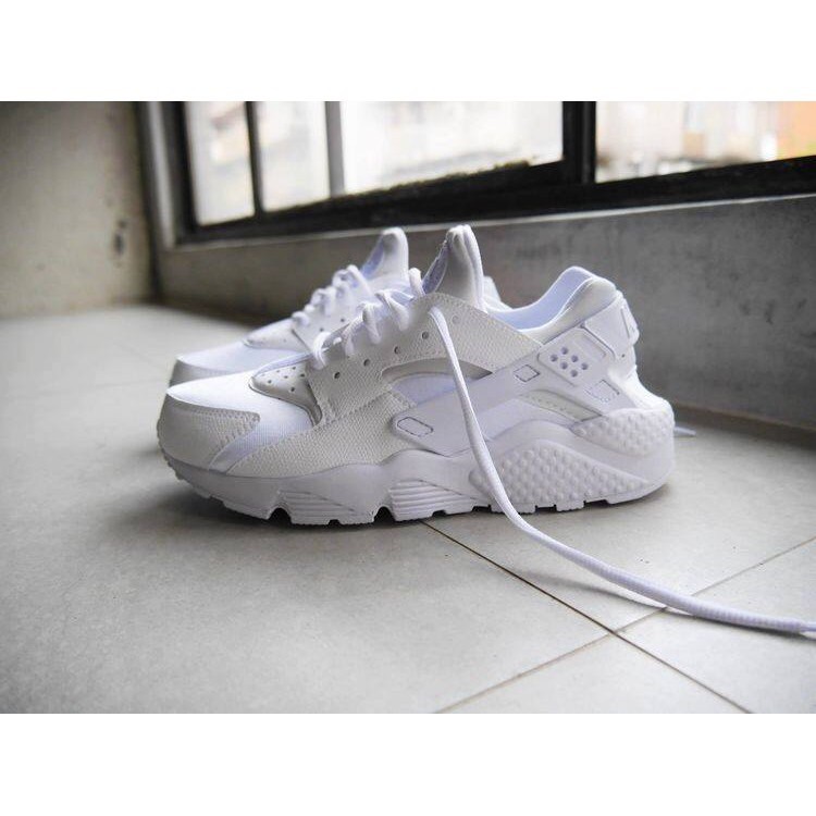 nike air huarache shoes triple white