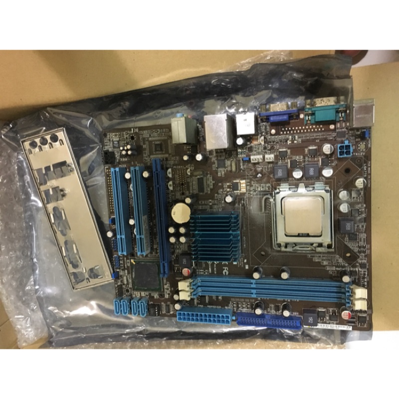 Asus主機板P5G41T- m lx2 + Intel Core2 Q8300 四核處理器 (LGA775)