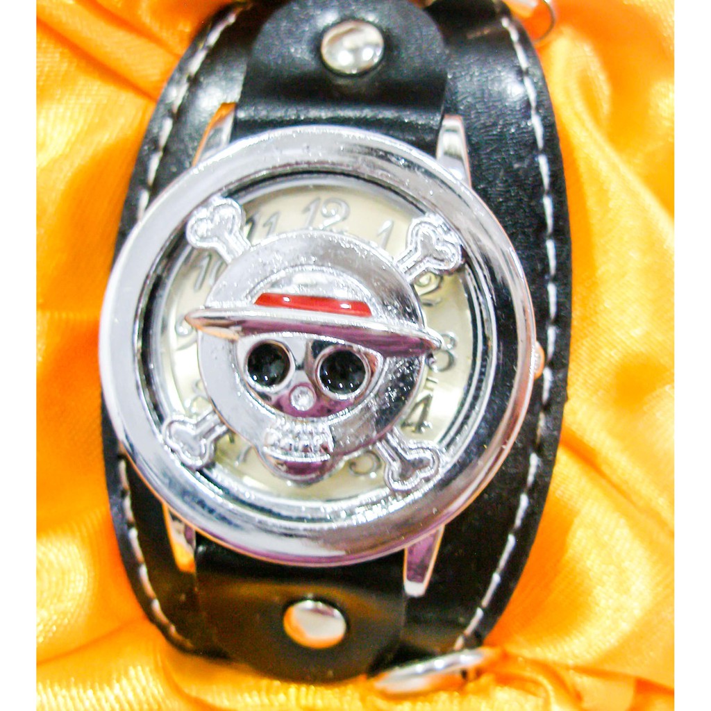 明星花鹿水 海賊王 草帽手錶 沒電要自行更換電池  (1隻=1組=狀況如圖) 錶帶最長18.7公分