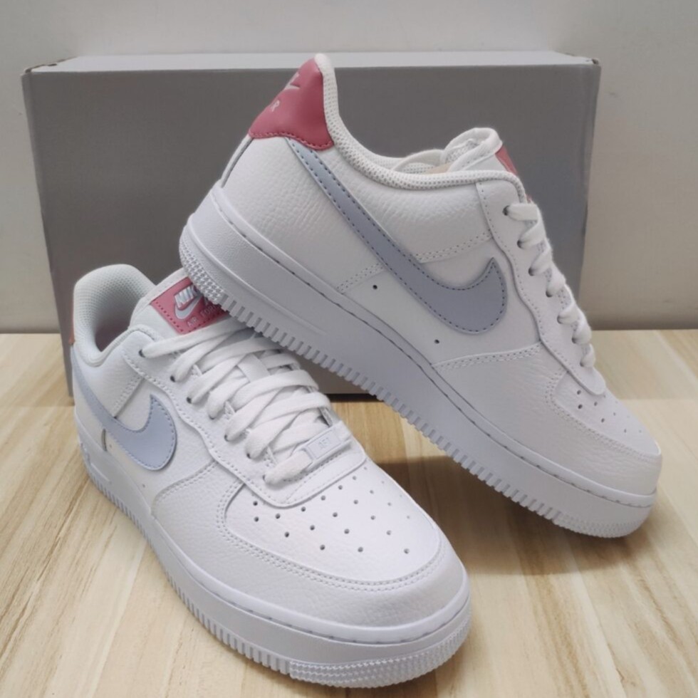 Nike Air Force 1 07 經典白莓果粉粉紫白休閒女鞋 156 蝦皮購物