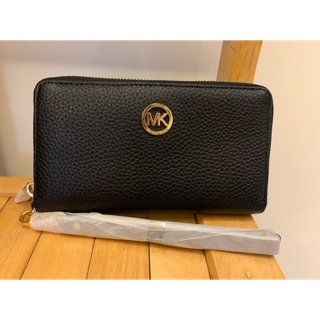 MICHAEL KORS (MK) 大logo ㄇ型拉鏈 長夾 手拿包 手機包(黑色/酒紅色）(35H5GFTE3L)