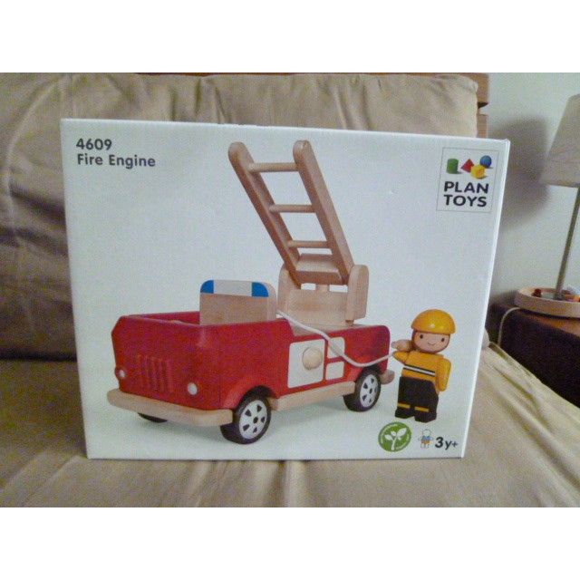 Plan toys木質玩具消防車(附一個消防員人偶)