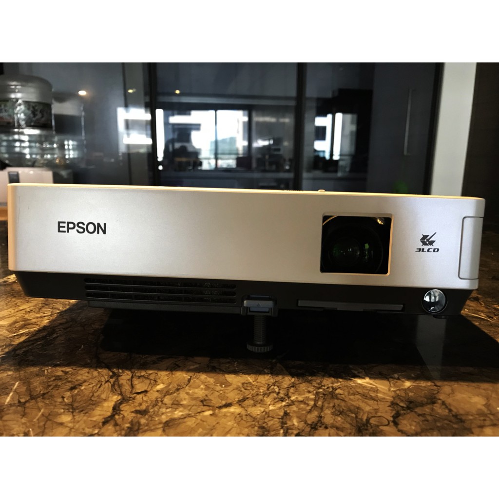 二手 投影機 EPSON EMP-1710 2200流明 體積小適合露營/簡報