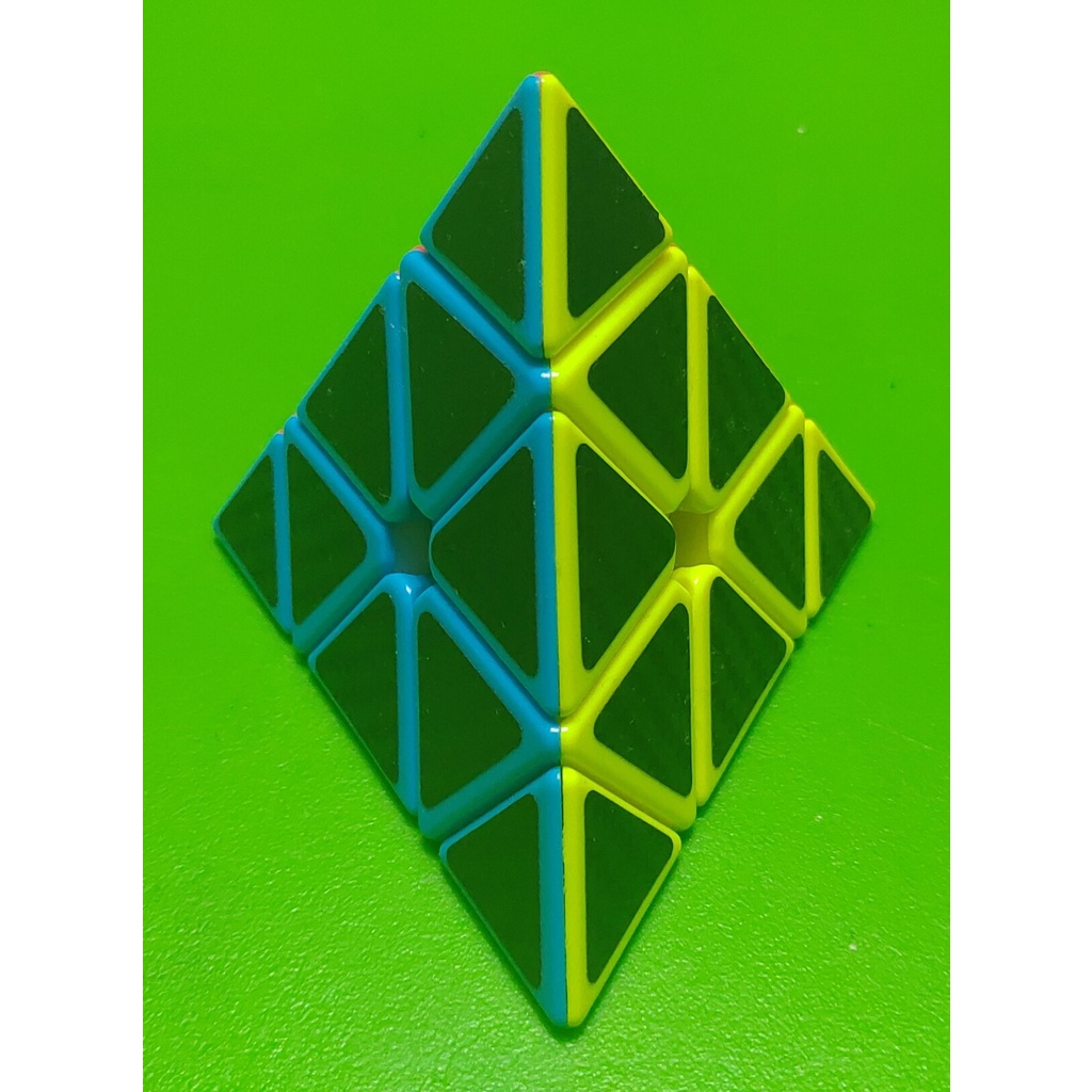 【二手品】三角形魔術方塊