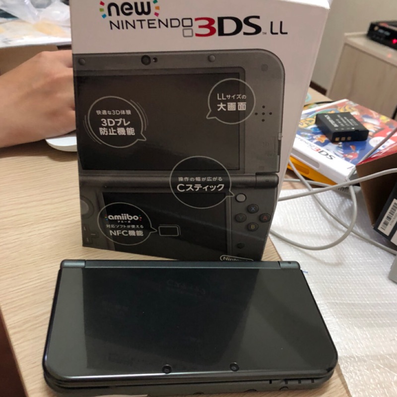 任天堂 New 3DS LL 灰黑色 主機（贈送三片超級瑪麗遊戲卡帶