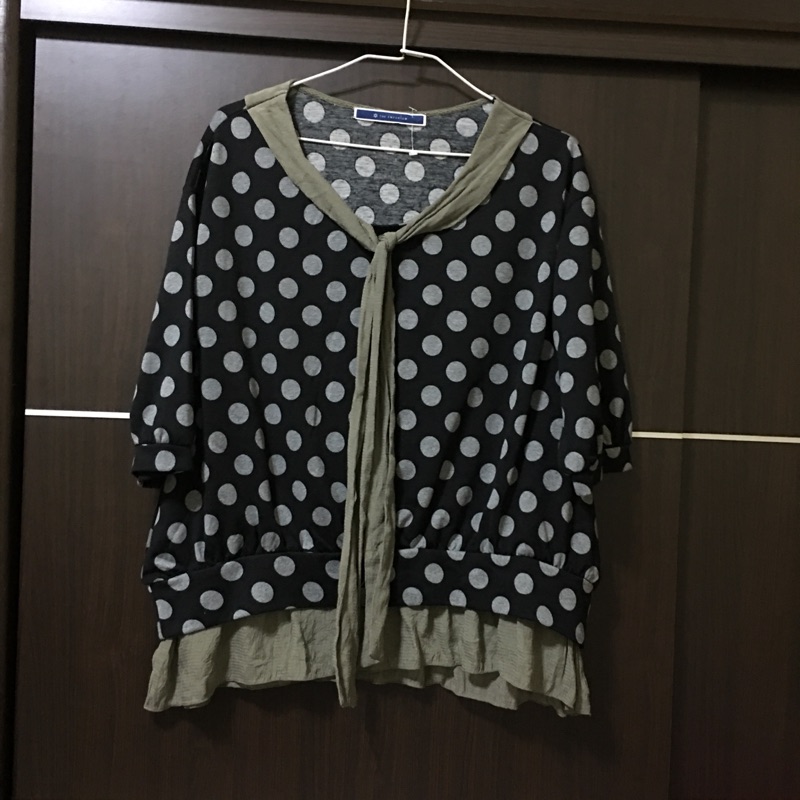 The Emporium 點點上衣 蝦皮購物