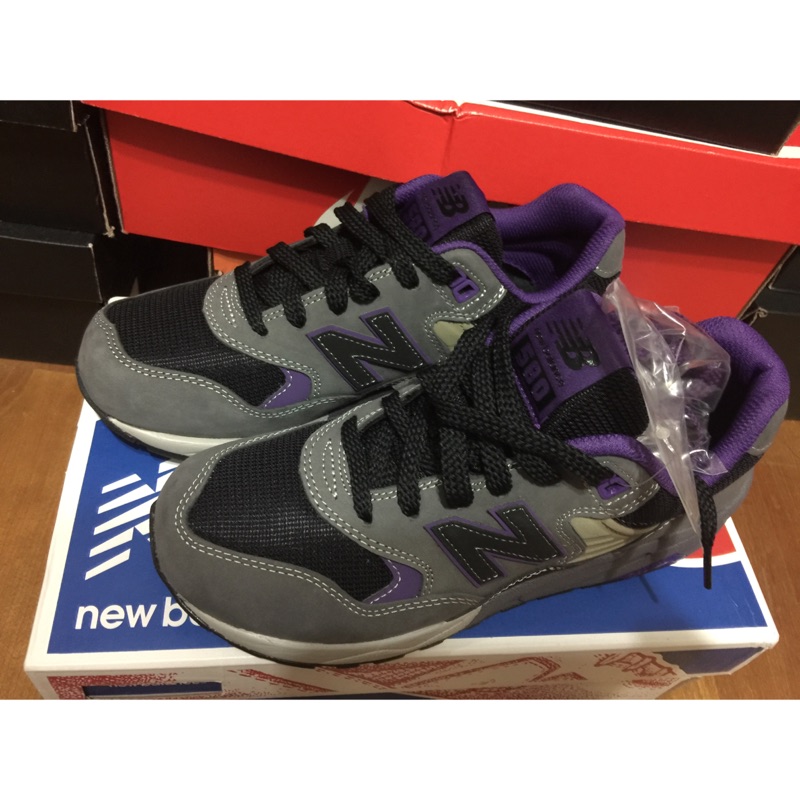 NEW BALANCE MRT580GA 灰紫 紫 深灰 麂皮 網面 復古 慢跑鞋 余文樂 US6(24cm)