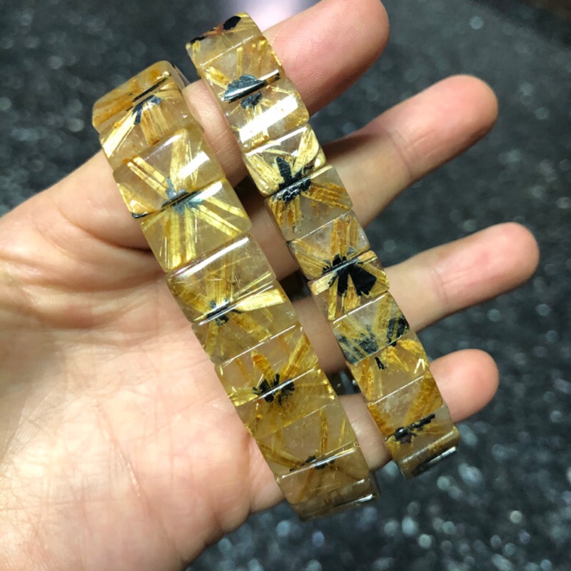 天然水晶～鈦晶手排 帶母礦 太陽花  約25g 11M 手圍18  鈦晶