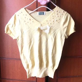 ARK 鵝黃色V領綴珍珠線衫 上衣 短袖針織衫~韓國製造