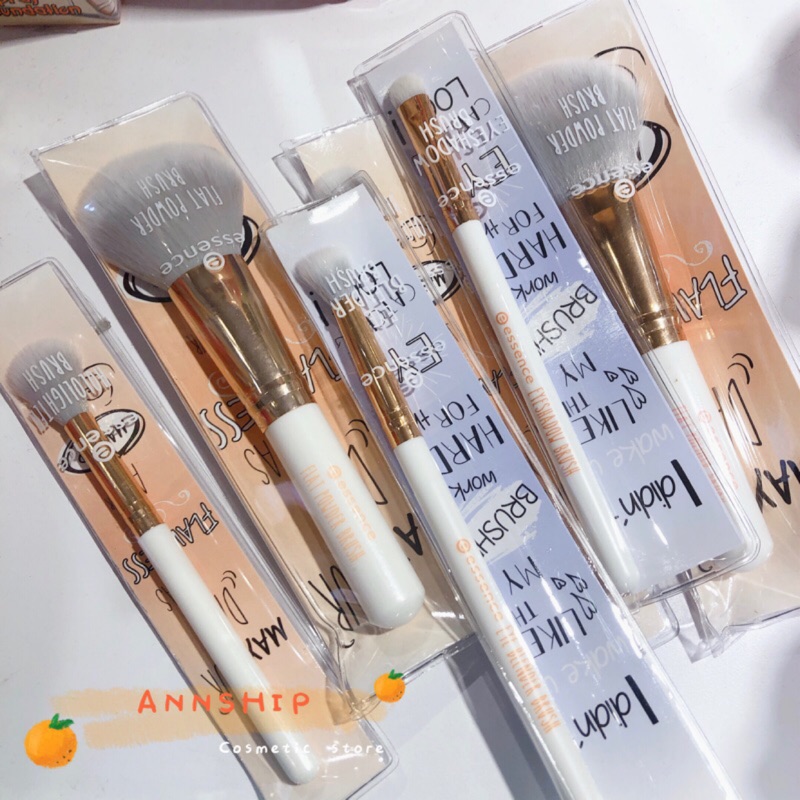 歐美連線代購 現貨 Essence 艾森絲刷具蜜粉刷打亮刷斜角修容刷眼影刷暈染刷眉型眉彩刷 蝦皮購物