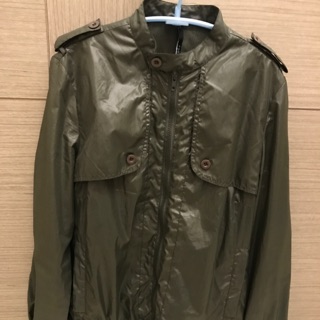 +-*/ 2%男生軍綠類皮衣L號