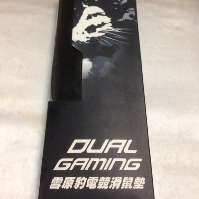 Asus  DUAL GAMING 雪原豹電競滑鼠墊_二手九成新