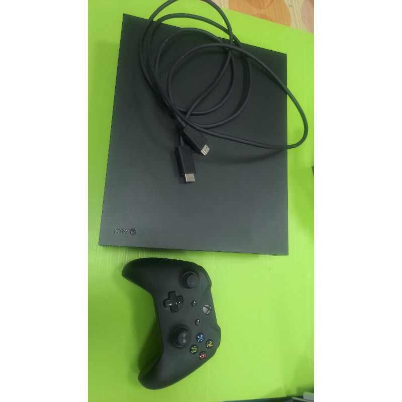 Xbox One X 主機+遙控手把