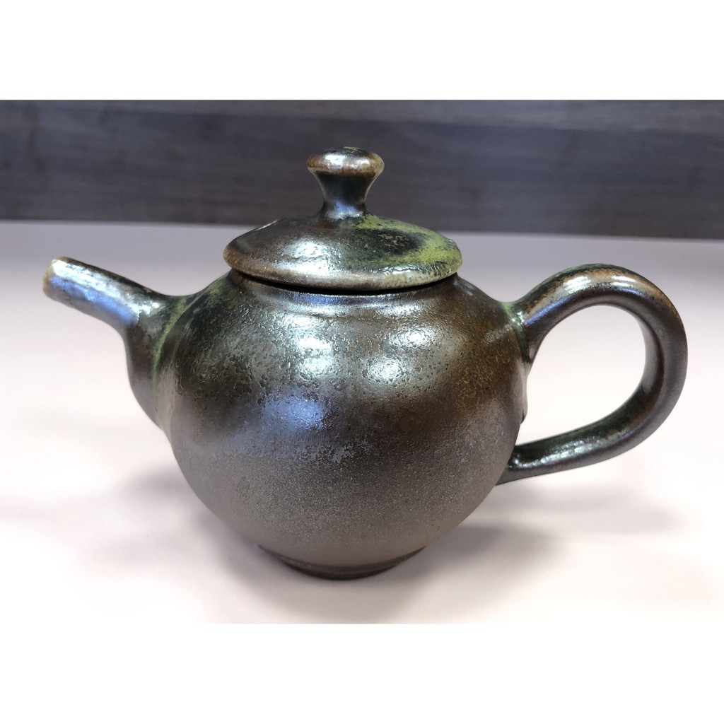 柴燒手拉茶壺(D款) 柴燒、手工拉坏、茶壺 落灰 茶道、茶藝、茶韻、茶具 碳素、遠紅外線、淨水、軟化水質 陶藝品擺件收藏