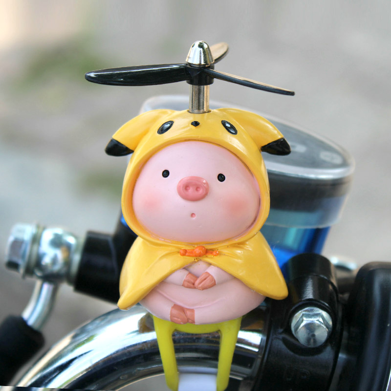 【現貨qc家的飾品】2021夏季新品ing風擺件網紅可愛卡通小猪車載擺件電動摩托平衡自行車用裝飾品送禮物