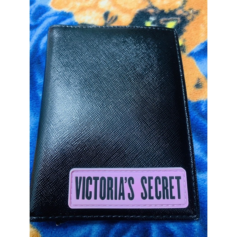 Victoria's Secret 維多利亞的秘密 護照夾 票夾 卡包 證件夾-原價1010元